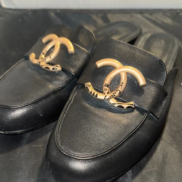 CHANEL Black Leather Mules with Gold Logo - Picture 13 of 13
